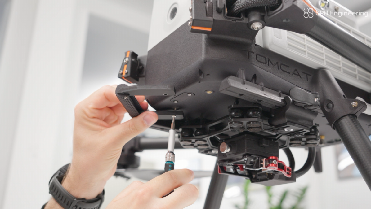 Bracket mount Altimeter mounting bracket placement below the drone.